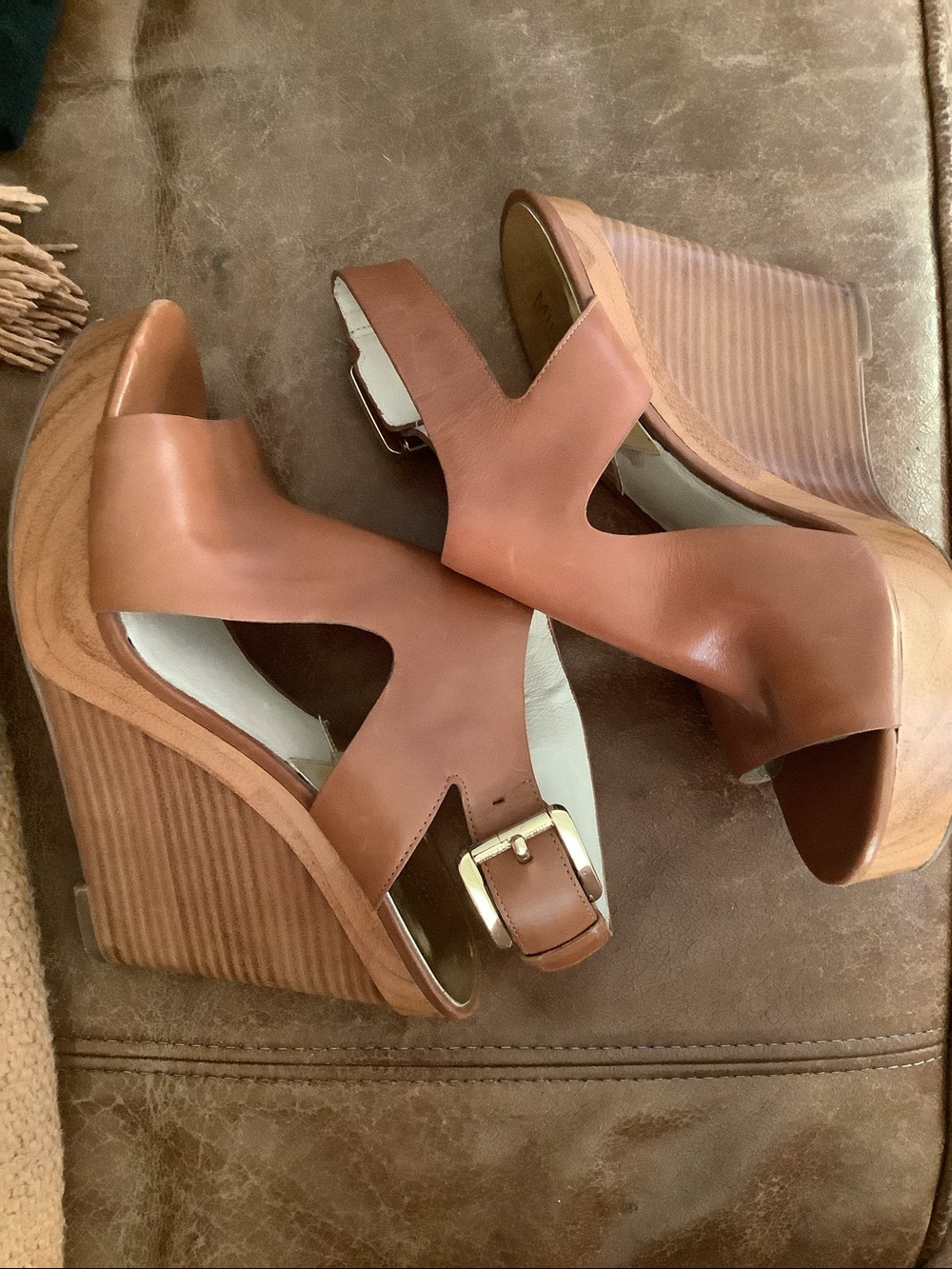 Michael Kors Josephine Leather Wedge Sandals Size 7.5 - Picture 7 of 11